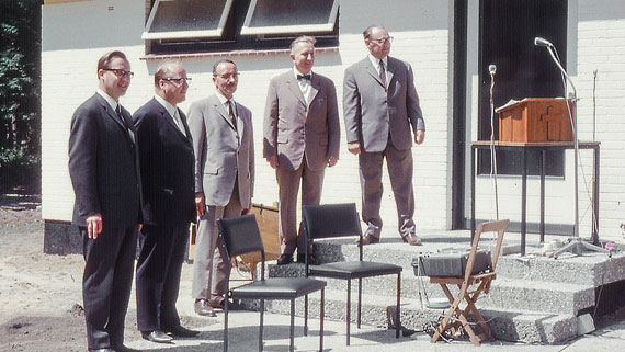 Foto: Der erste Vorstand 1967 bei der Eröffnung des Tannenhofes